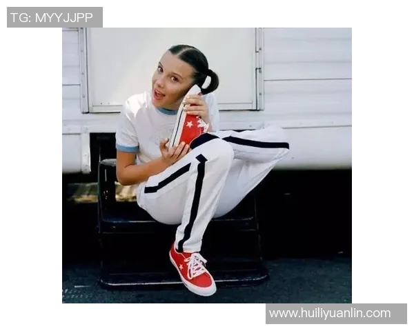 带头绳的足球明星如何引领球场风潮与时尚潮流的完美结合