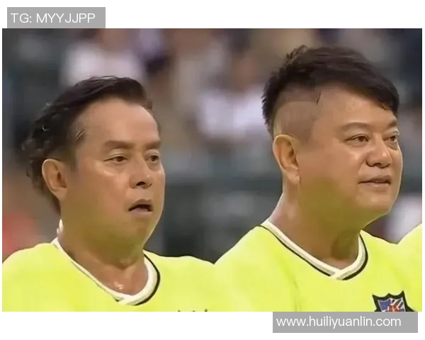 足球明星与中国粉丝亲密合影展现友谊与热情的美好瞬间 足球明星与中国粉丝亲密合影展现友谊与热情的美好瞬间